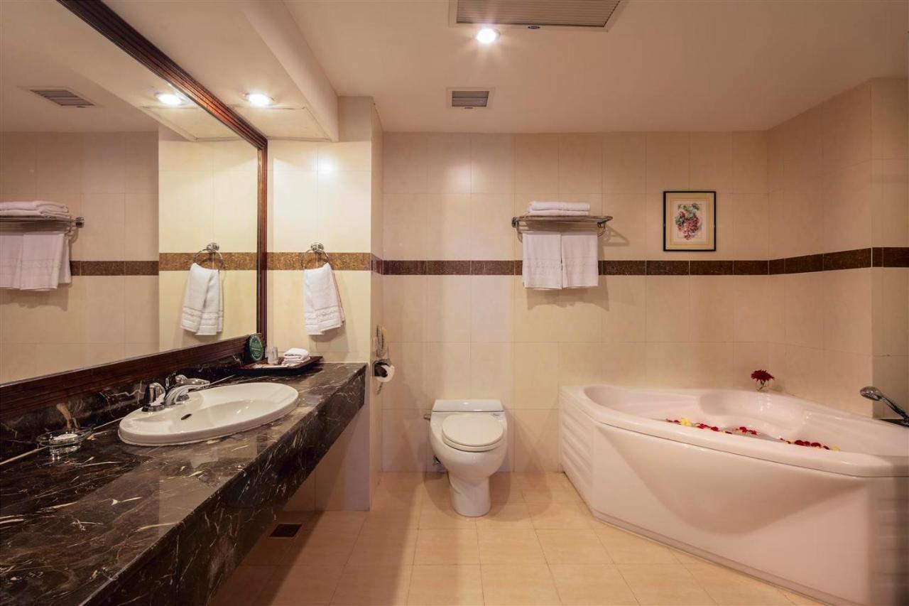 Sai Gon Quang Binh Hotel Dong Hoi Exteriör bild